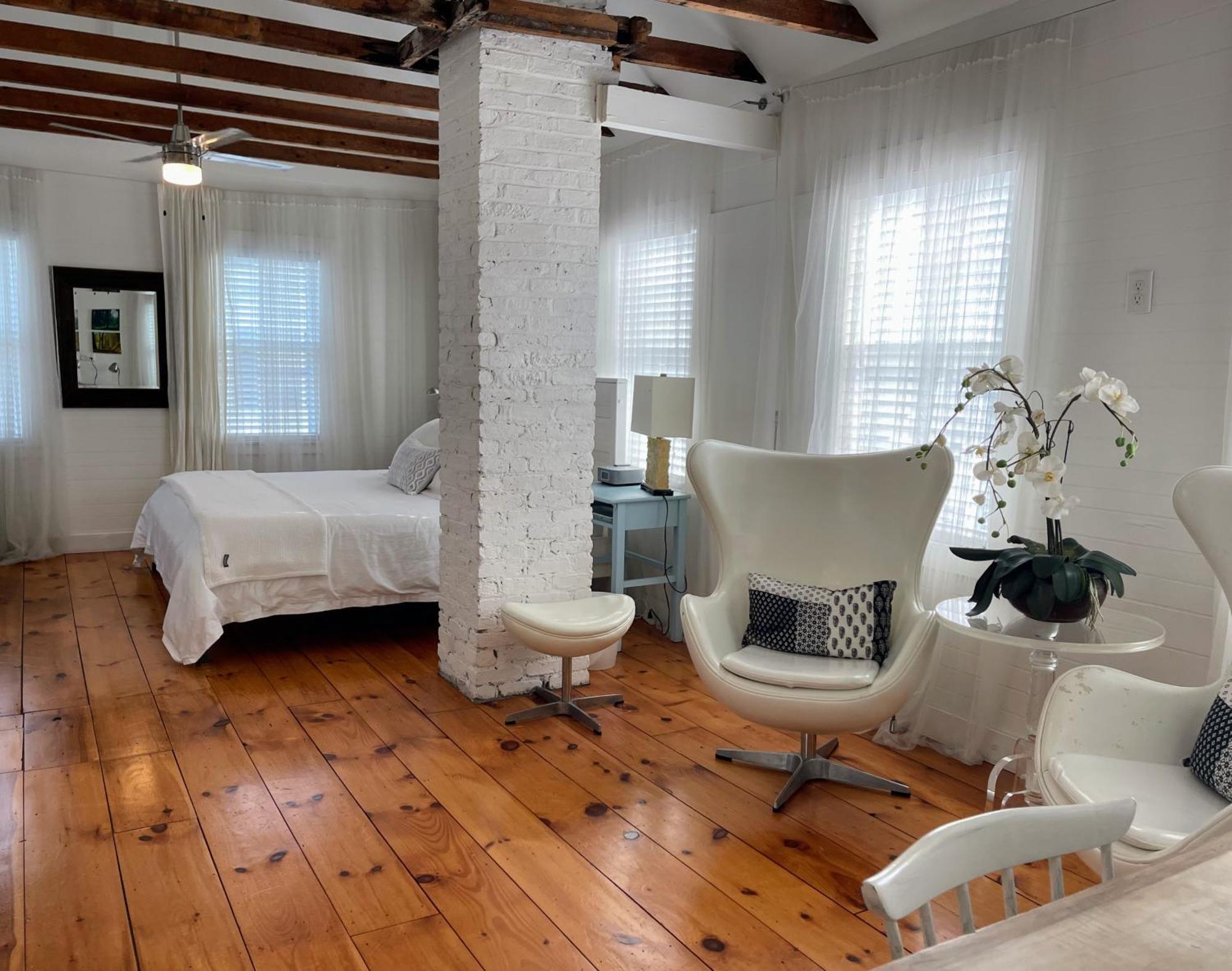 An Authentic, Rustic Luxurious Little Single Family Home In Old Town. All Yours. Marblehead Zewnętrze zdjęcie
