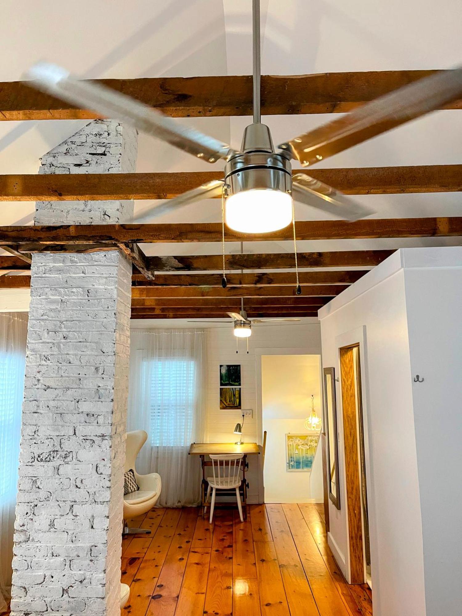 An Authentic, Rustic Luxurious Little Single Family Home In Old Town. All Yours. Marblehead Zewnętrze zdjęcie